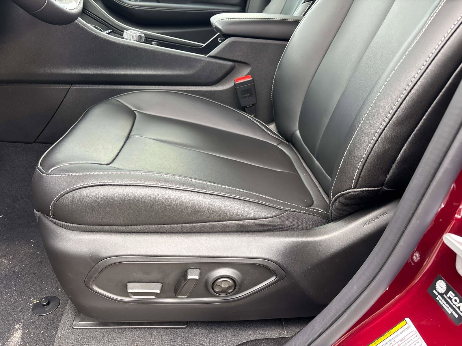 New 2025 Jeep Grand Cherokee Limited w/ Black Appearance Package image 9