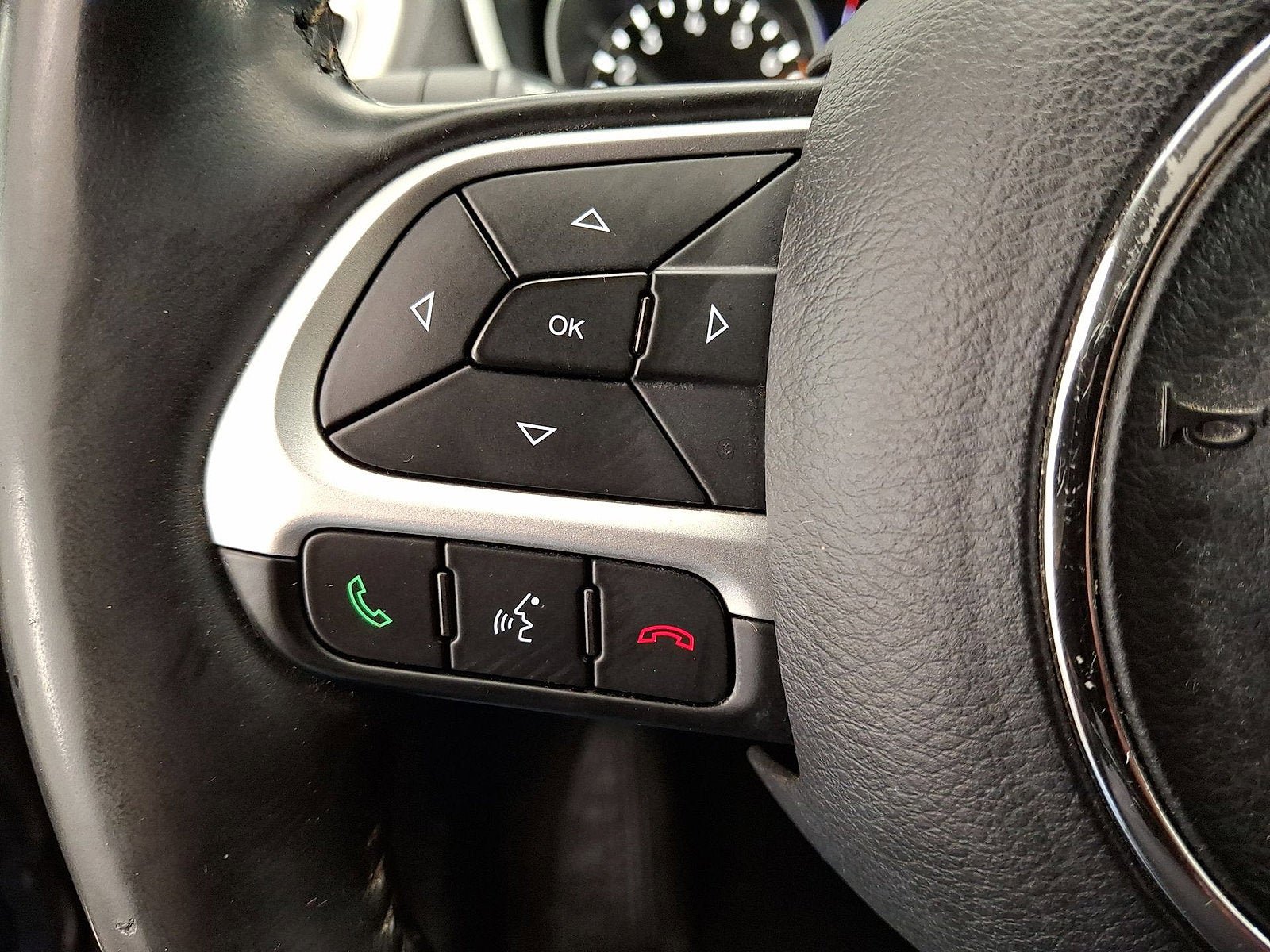 Used 2020 Jeep Compass Latitude w/ Cold Weather Group image 16