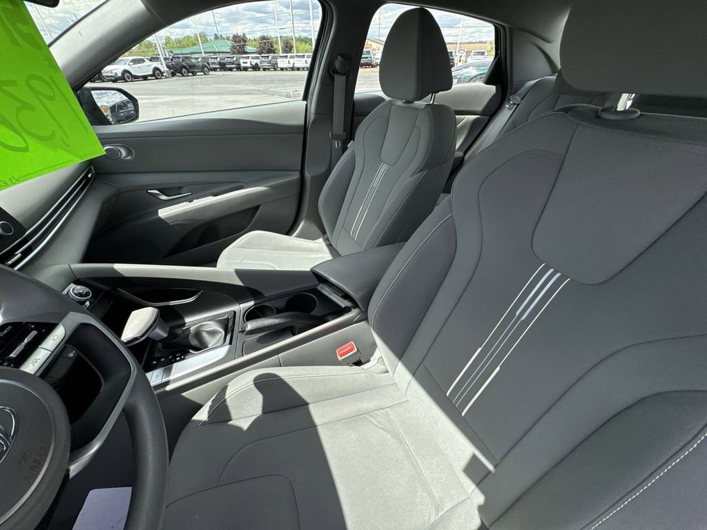 Used 2023 Hyundai Elantra SEL FWD image 27