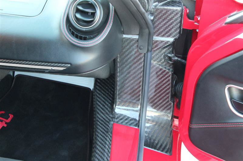 Used 2015 Alfa Romeo 4C Launch Edition w/ Convenience Group RWD image 20