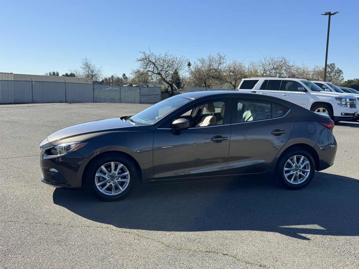 Used 2016 MAZDA MAZDA3 i Touring w/ Popular Equipment Package image 6