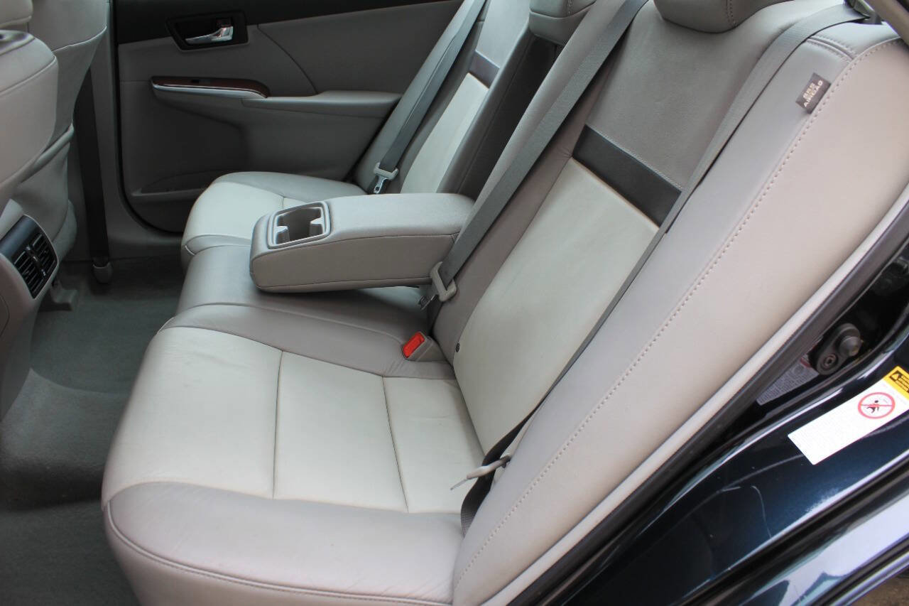 Used 2012 Toyota Camry XLE FWD image 13