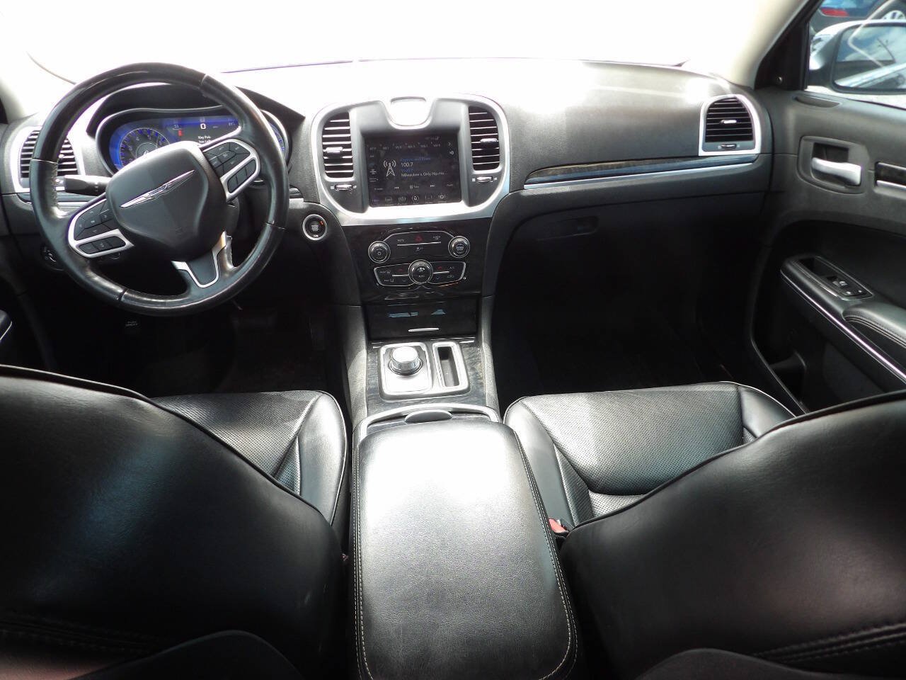 Used 2018 Chrysler 300 Limited AWD/4WD image 8