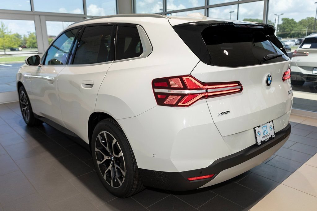 Used 2025 BMW X3 xDrive30i w/ Premium Package AWD/4WD image 4
