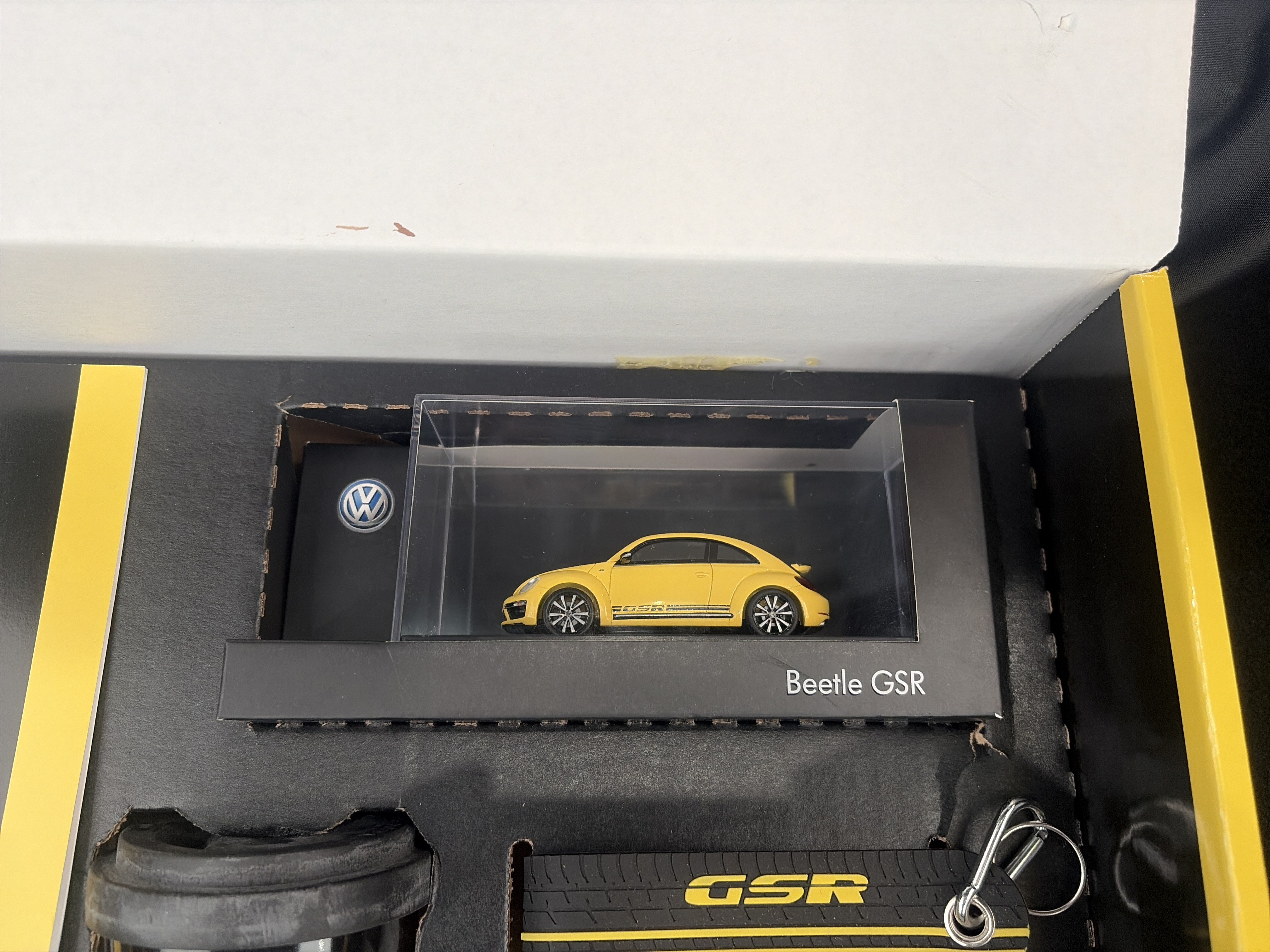 Used 2014 Volkswagen Beetle GSR FWD image 39