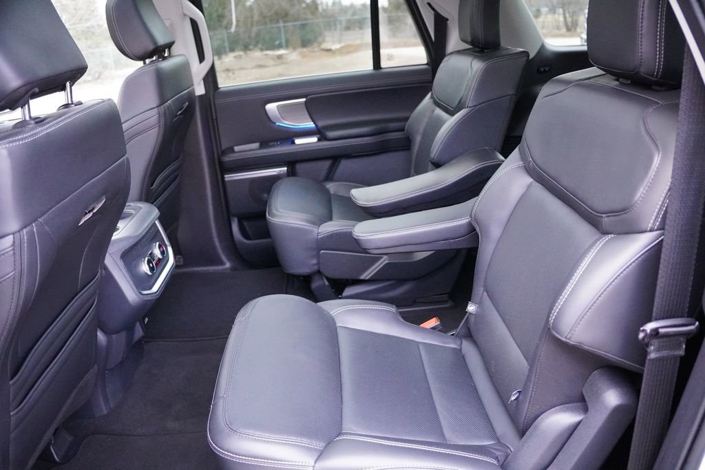 Certified 2025 Ford Expedition Max Platinum image 18