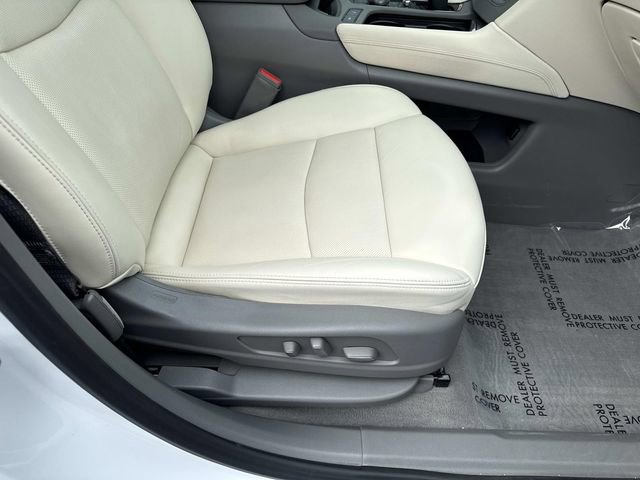Used 2024 Cadillac XT6 Premium Luxury w/ LPO, Floor Liner Package AWD/4WD image 15