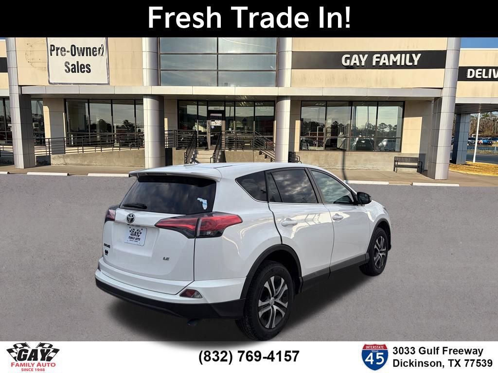 Used 2018 Toyota RAV4 LE FWD image 9
