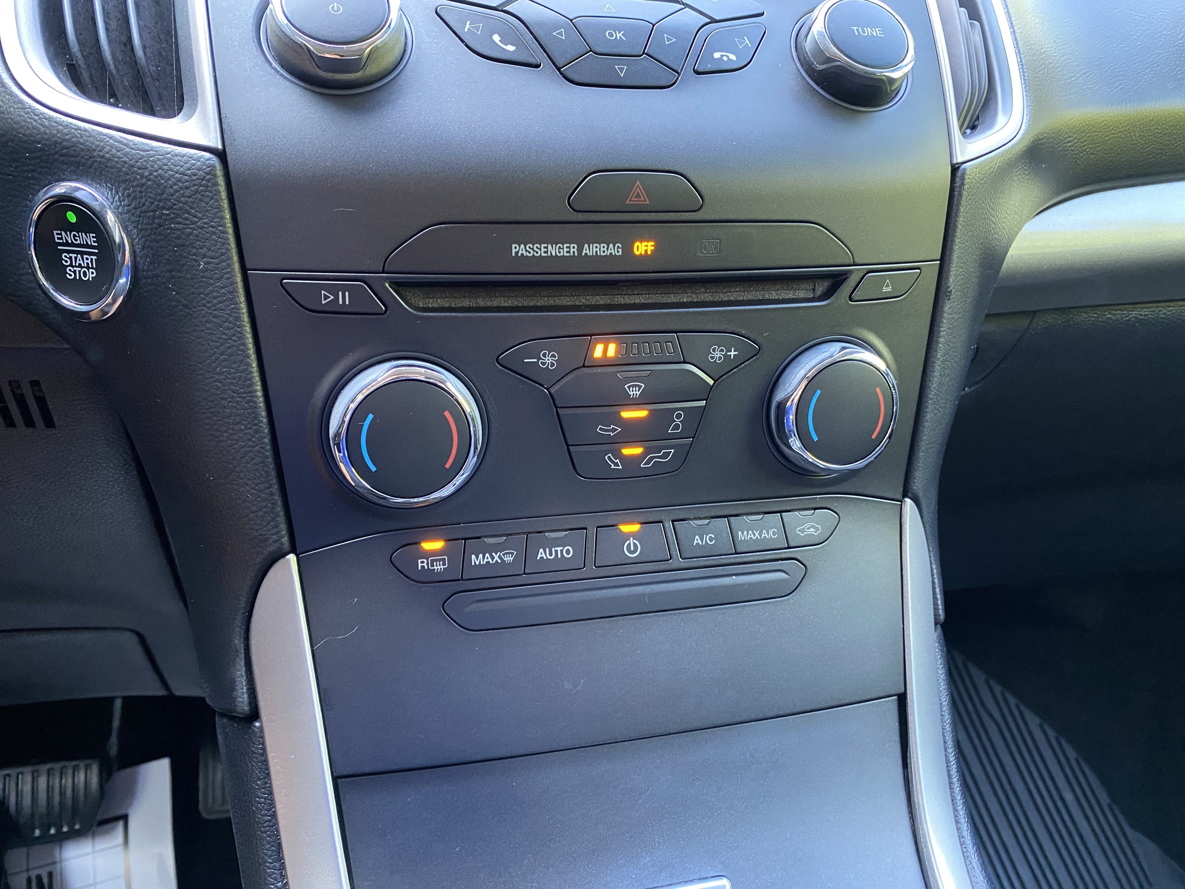 Used 2018 Ford Edge SEL FWD image 32