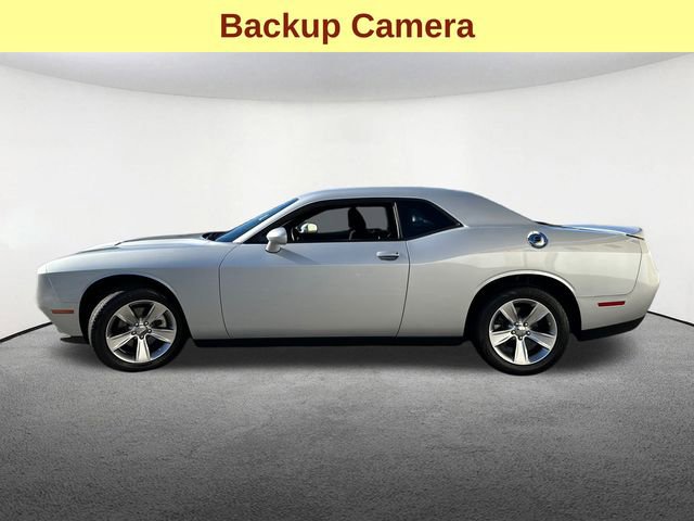 Used 2022 Dodge Challenger SXT image 6