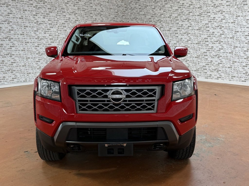 Used 2023 Nissan Frontier SV image 4