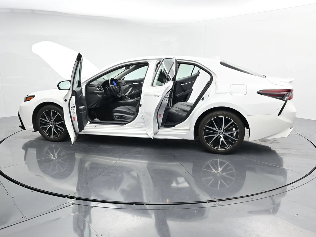 Used 2024 Toyota Camry SE w/ Cold Weather Package FWD image 42