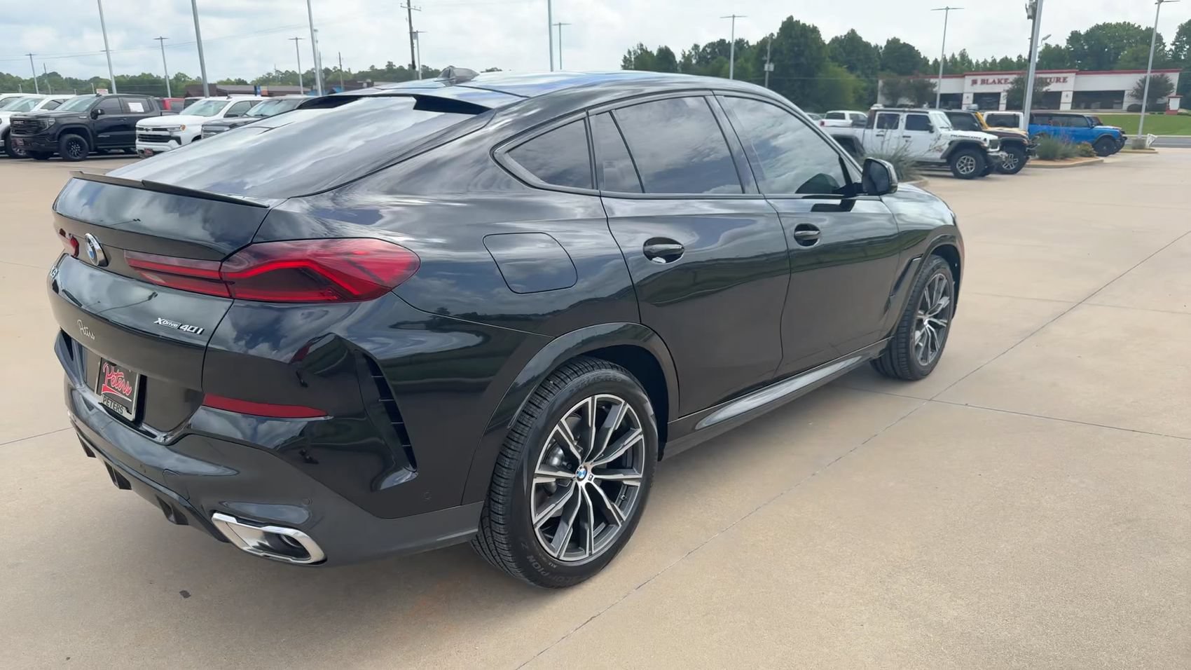 Used 2024 BMW X6 xDrive40i w/ Premium Package AWD/4WD image 9