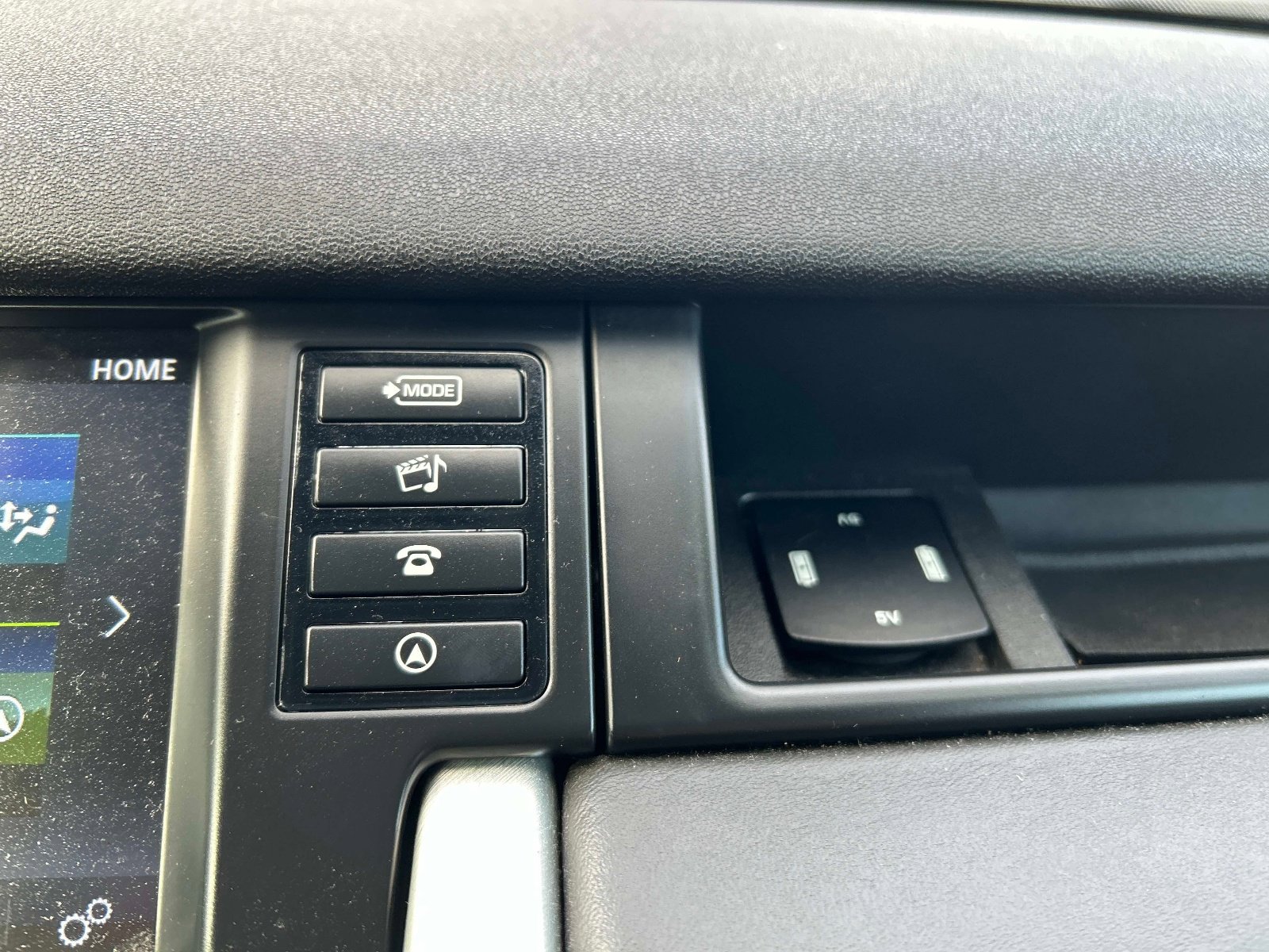 Used 2017 Land Rover Discovery Sport HSE Luxury AWD/4WD image 31