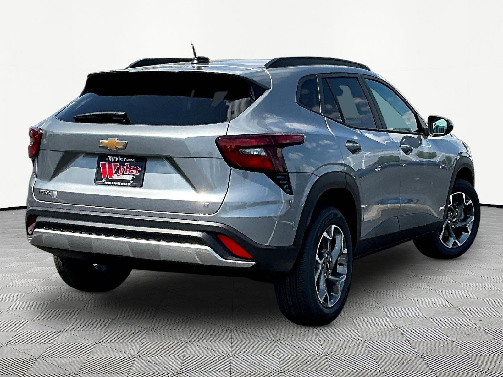 New 2026 Chevrolet Trax LT w/ Sunroof Package FWD image 7