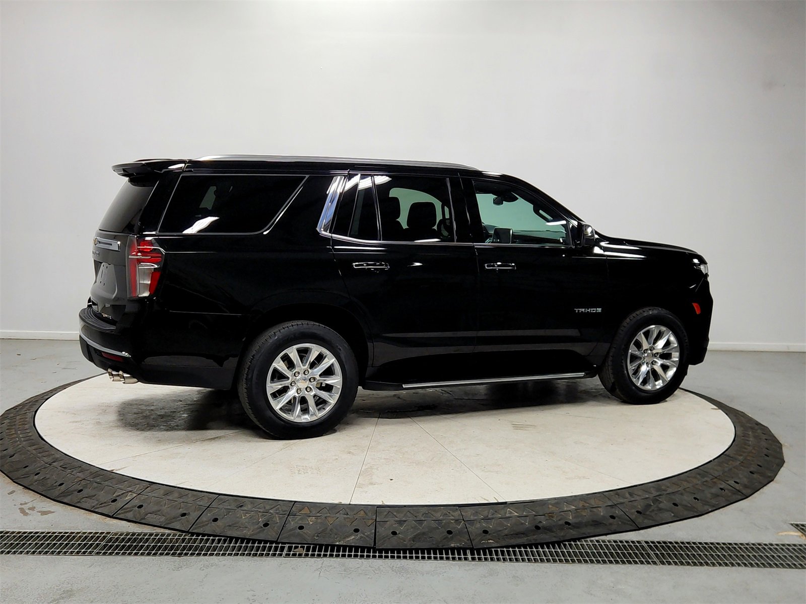 Used 2024 Chevrolet Tahoe Premier image 7