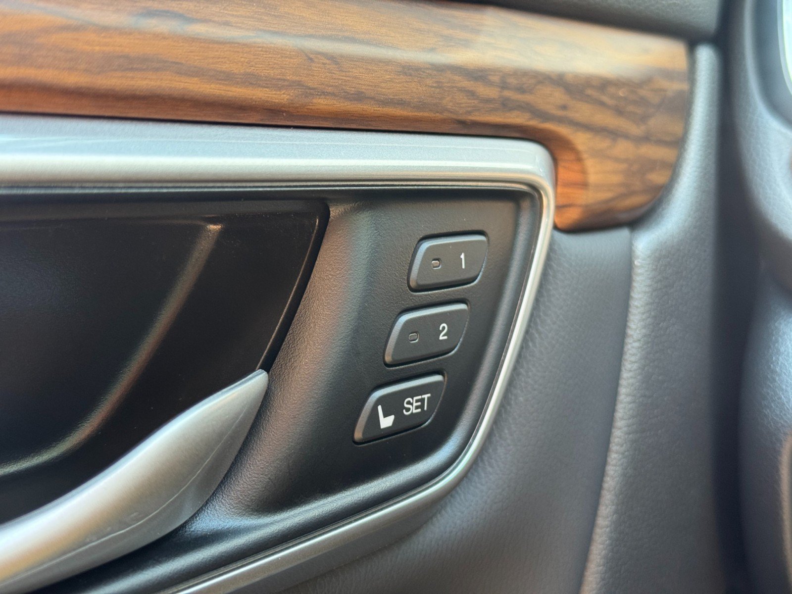 Used 2021 Honda CR-V EX-L image 17