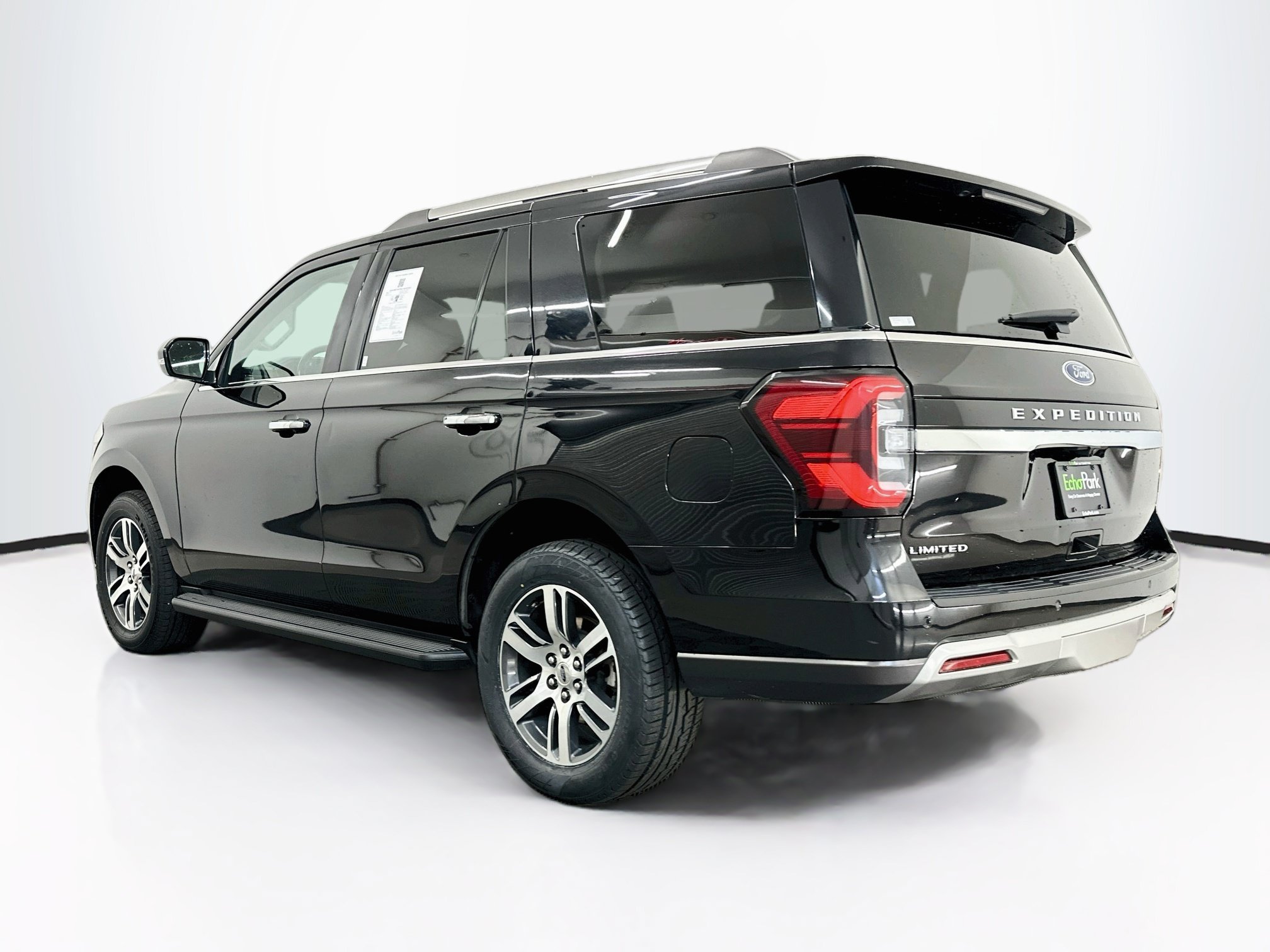 Used 2024 Ford Expedition Limited AWD/4WD image 5