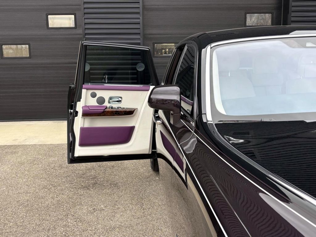 Used 2019 Rolls-Royce Phantom Sedan image 9