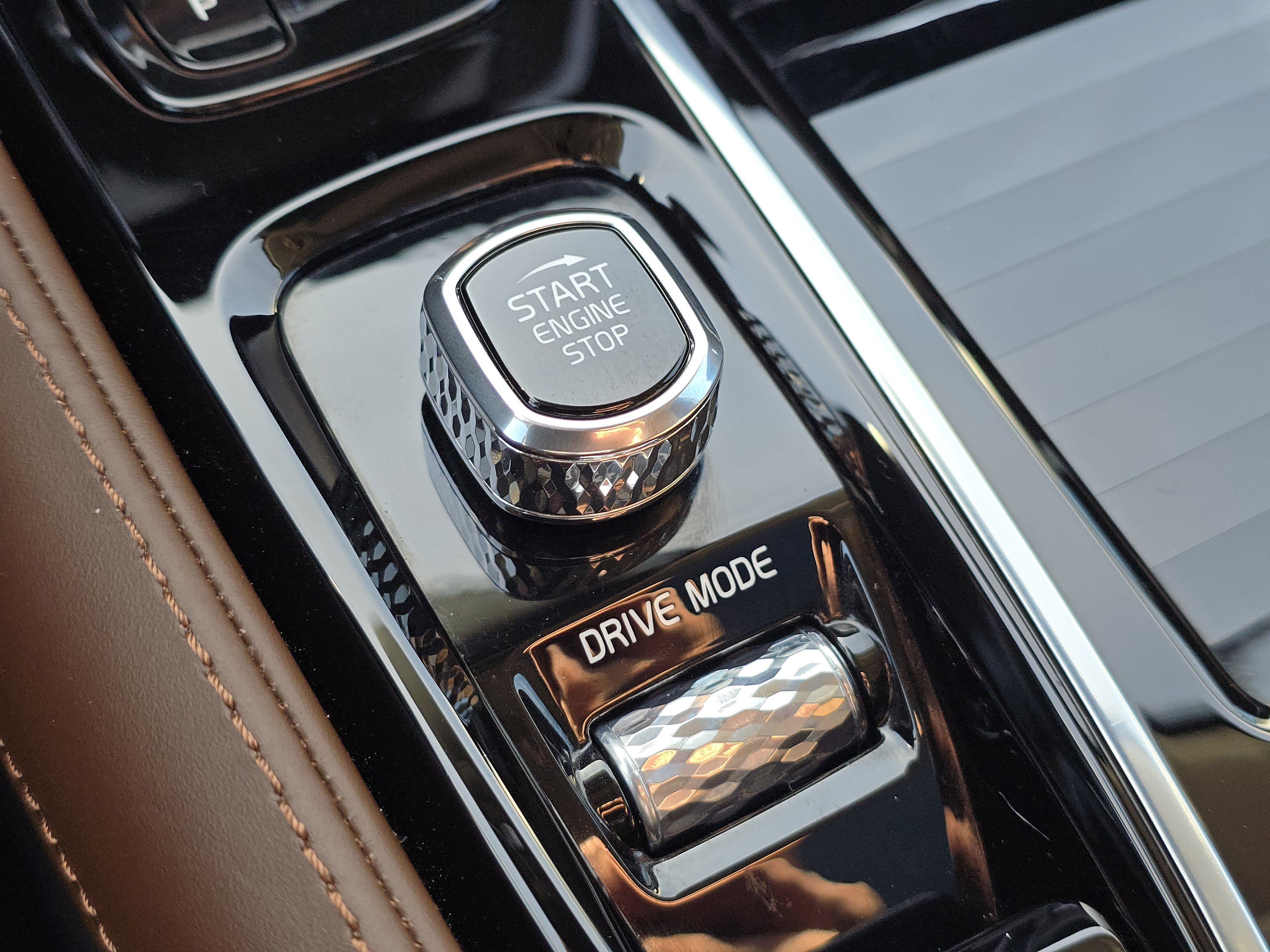 Used 2020 Volvo S90 T8 Inscription image 22