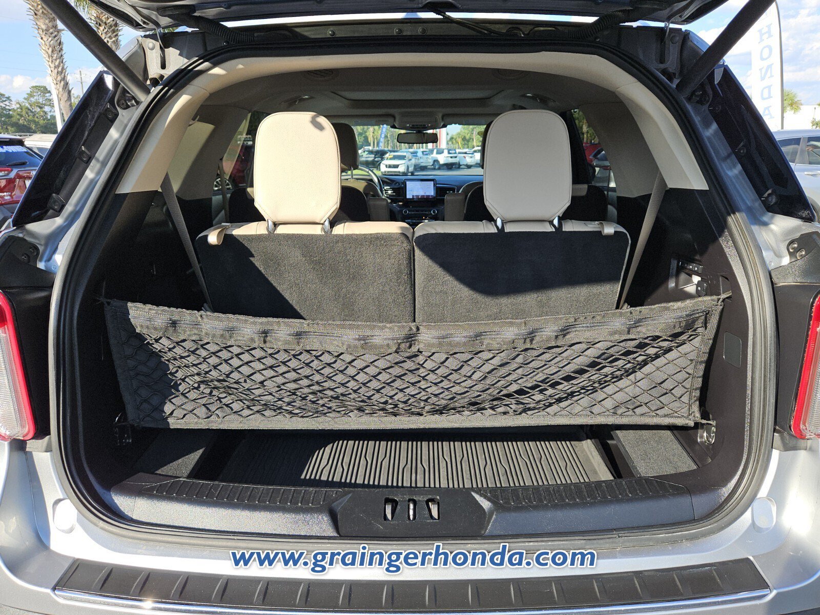 Used 2020 Ford Explorer Limited w/ Class III Trailer Tow Package RWD image 13