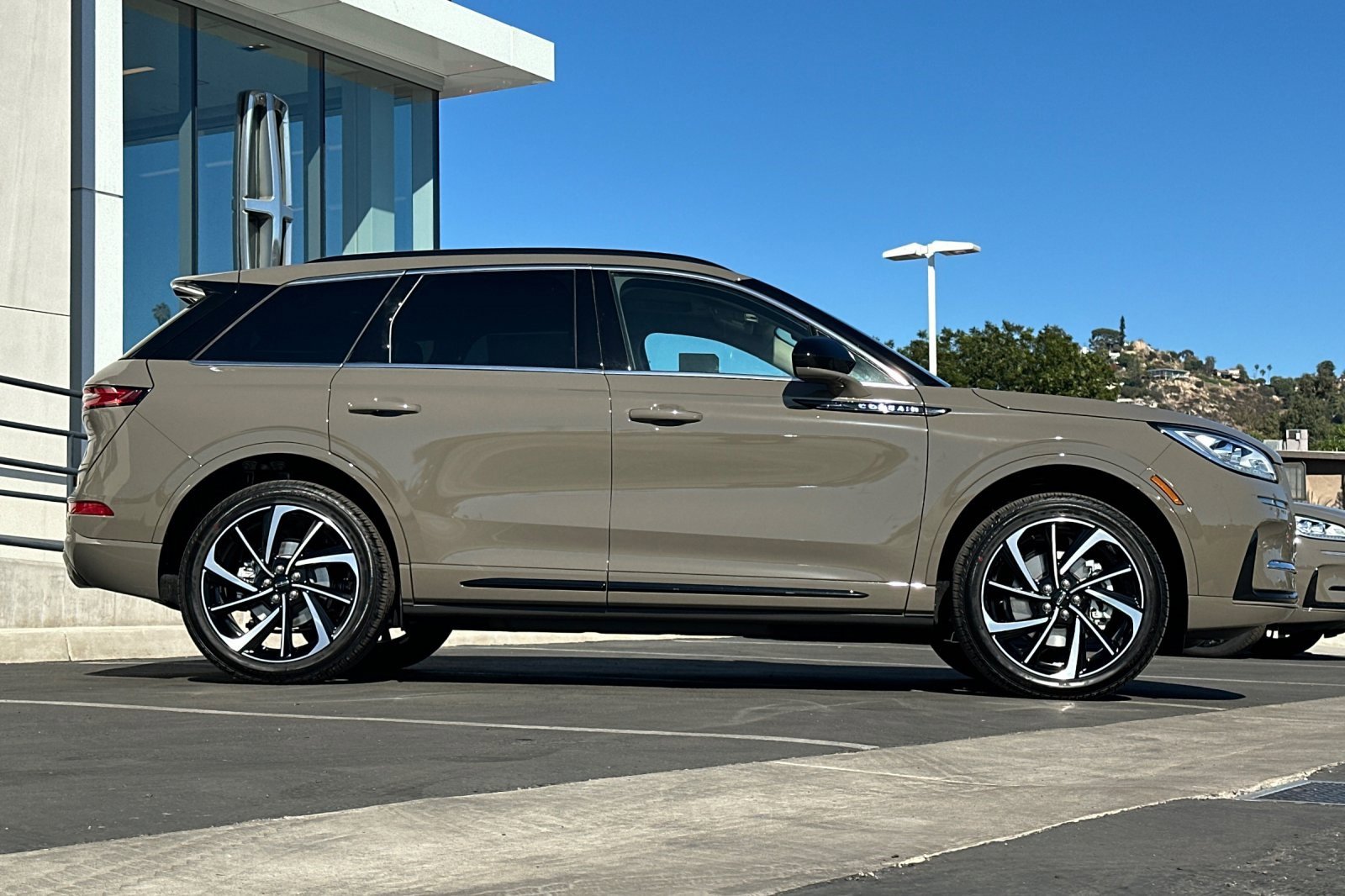 New 2025 Lincoln Corsair Grand Touring image 2