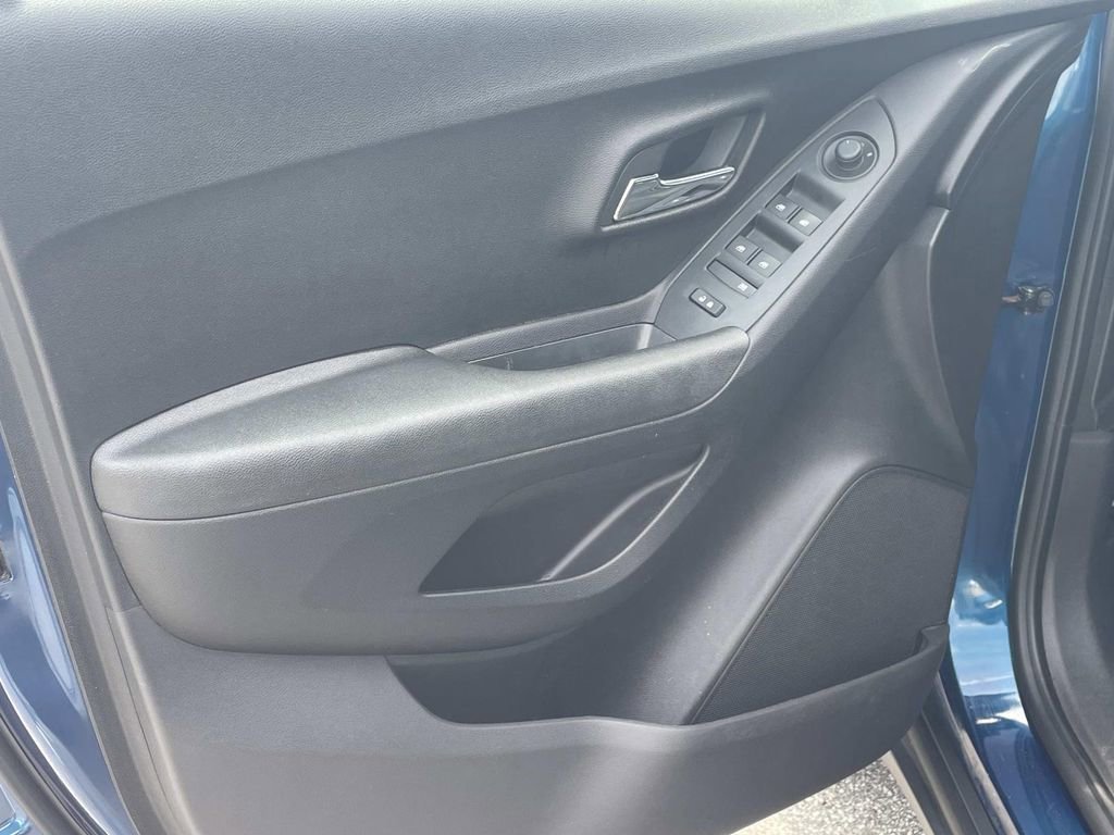 Used 2019 Chevrolet Trax LT image 14