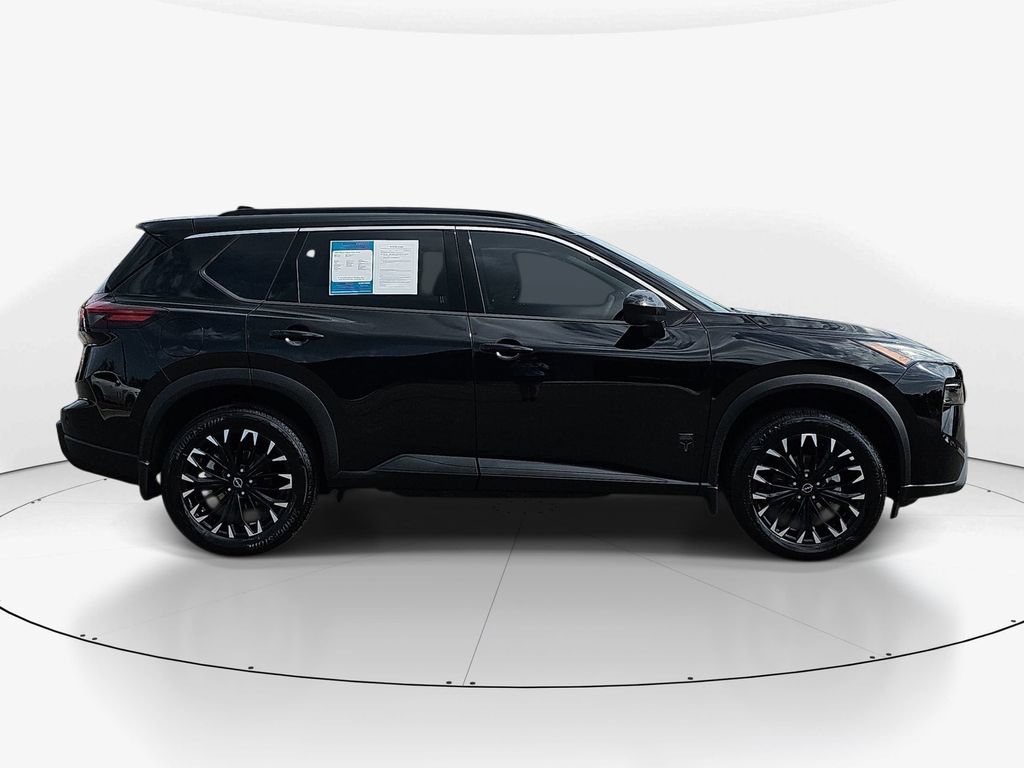 Used 2026 Nissan Rogue Dark Armor AWD/4WD image 5