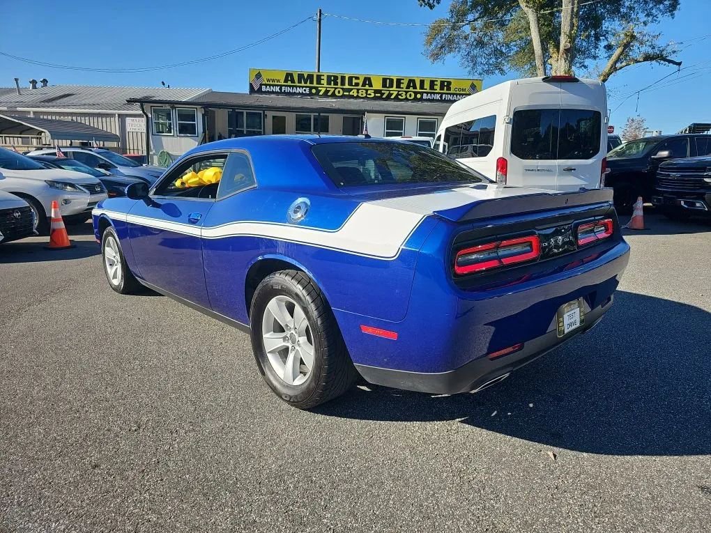 Used 2019 Dodge Challenger SXT RWD image 11