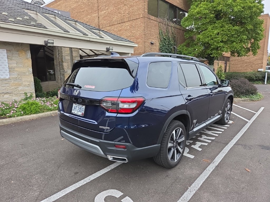 Used 2024 Honda Pilot Touring image 6