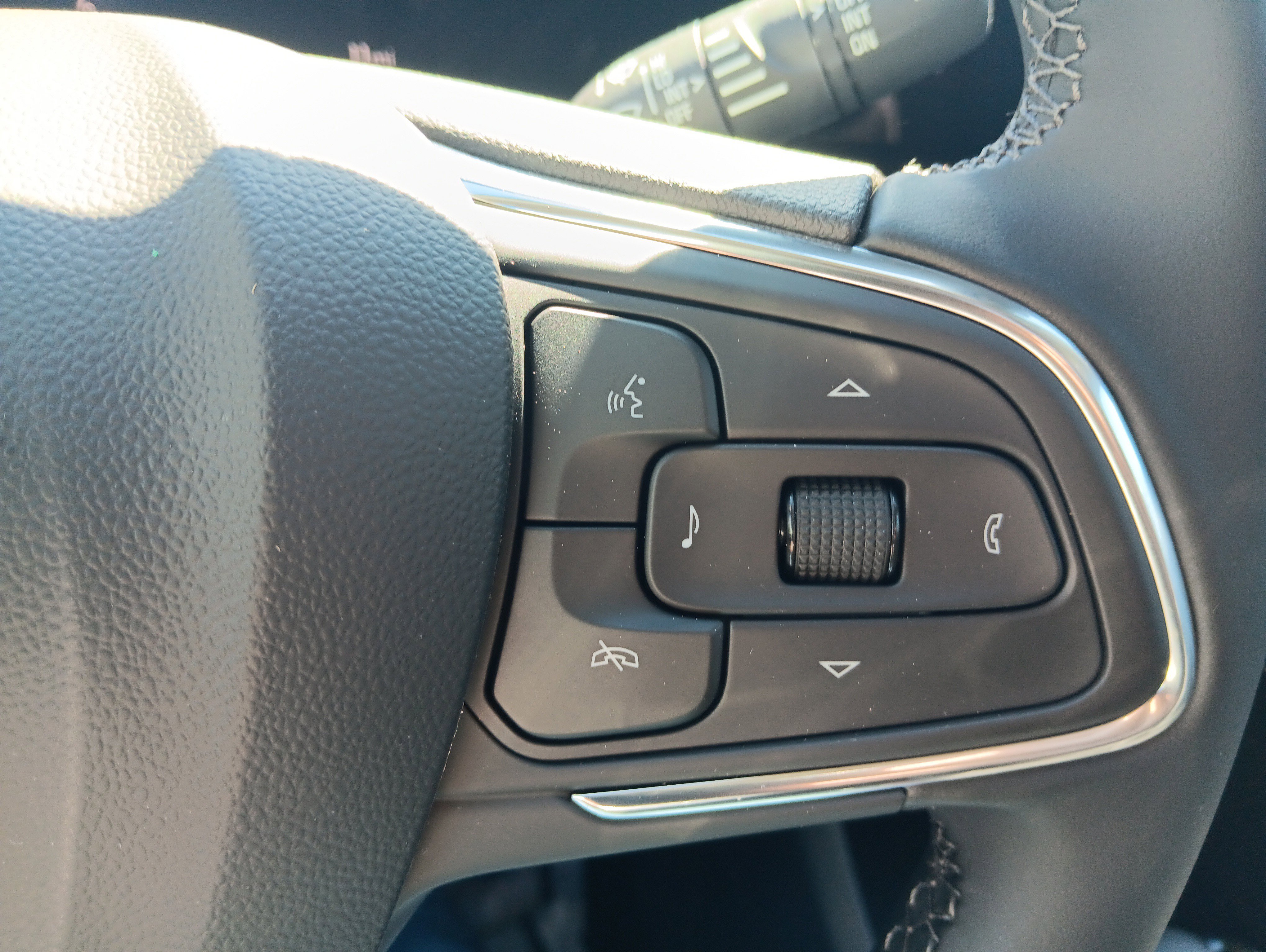 New 2026 Buick Encore GX Sport Touring FWD image 12
