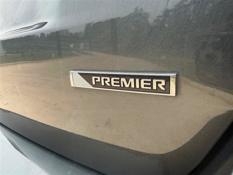 Used 2017 Chevrolet Trax Premier w/ Driver Confidence II Package AWD/4WD image 12