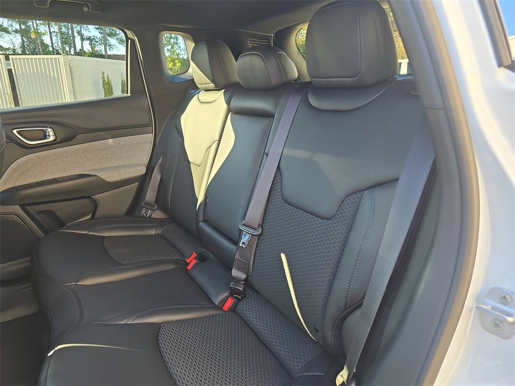 New 2026 Jeep Compass Latitude image 14