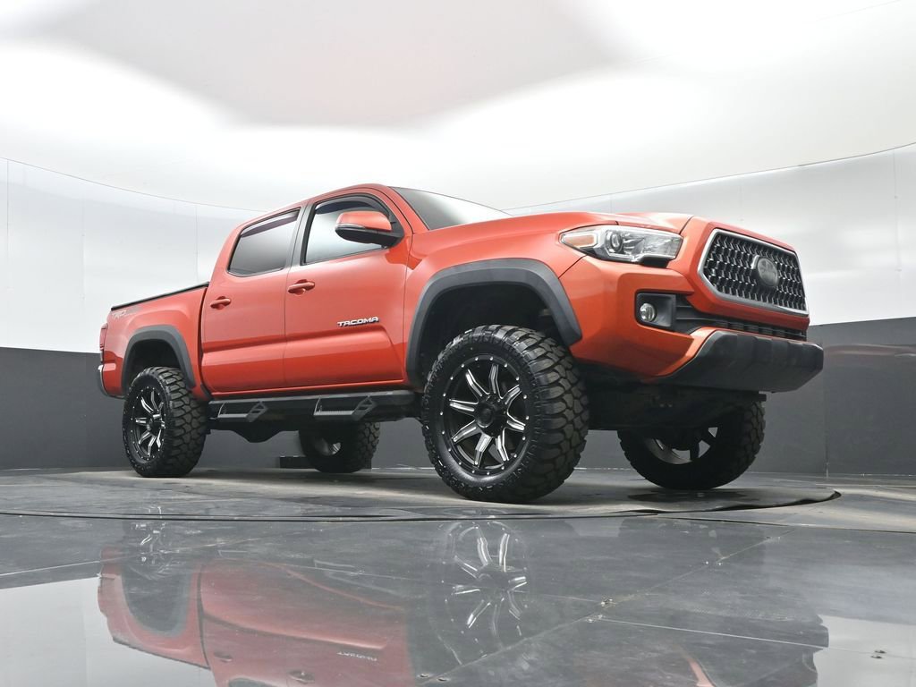 Used 2018 Toyota Tacoma TRD Off-Road AWD/4WD image 33