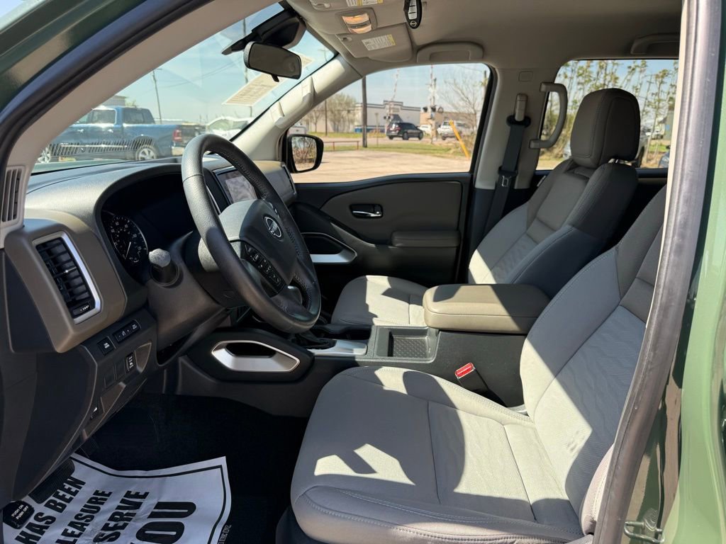 Used 2022 Nissan Frontier SV image 12