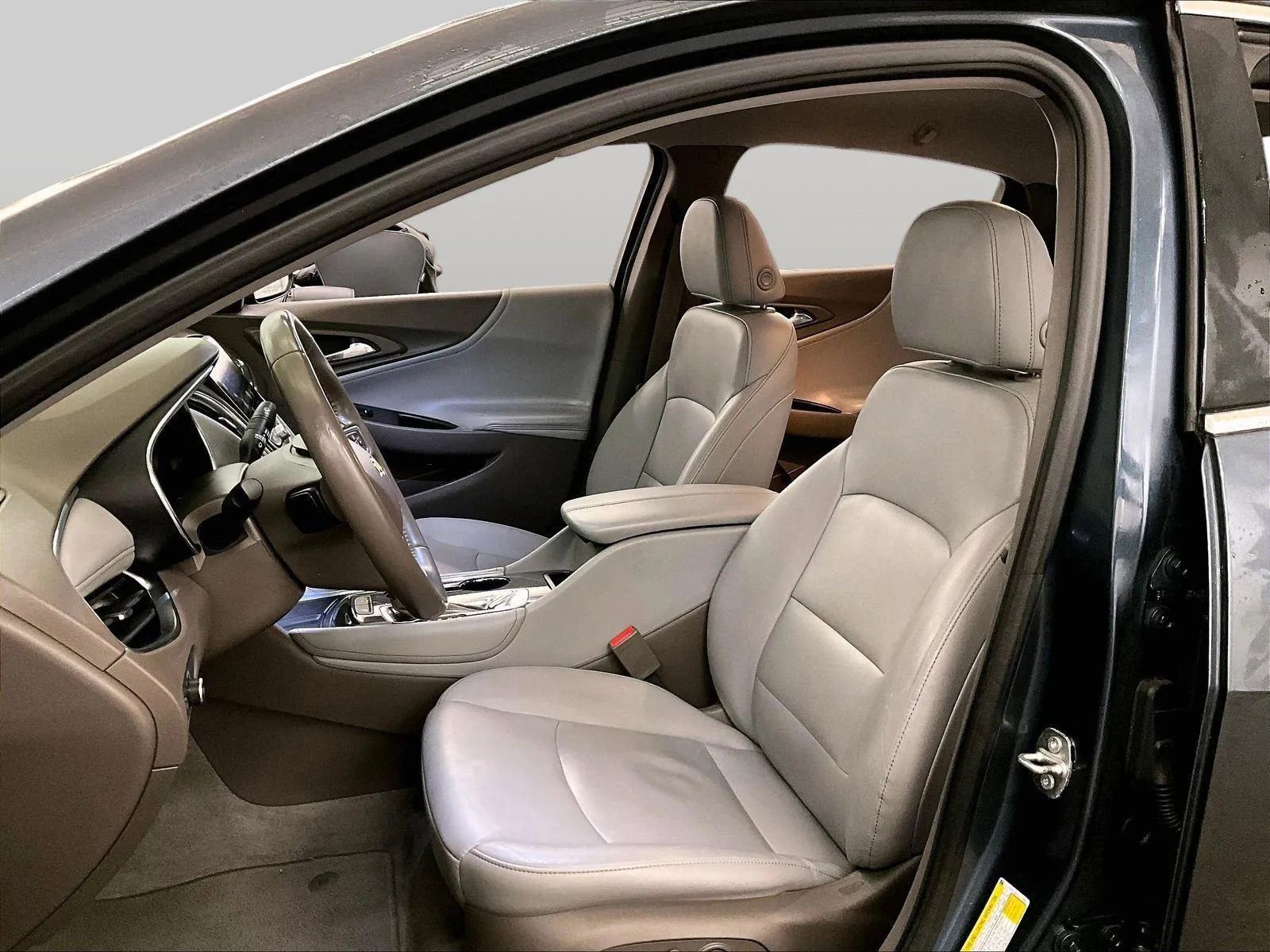 Used 2019 Chevrolet Malibu LT w/ Leather Package image 24