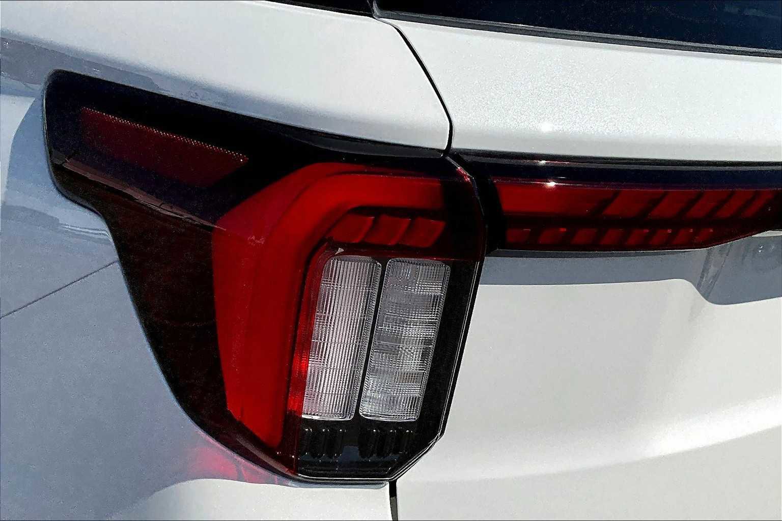 New 2025 Ford Explorer ST-Line w/ Premium Package image 14