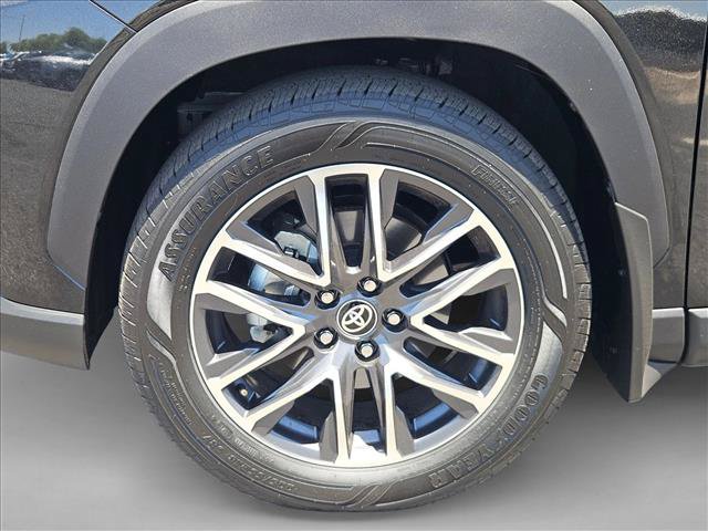Certified 2026 Toyota Corolla Cross XLE w/ Convenience Package FWD image 29
