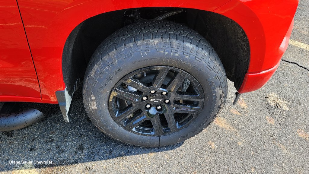 New 2026 Chevrolet Silverado 1500 Custom w/ Turbomax Blackout Package AWD/4WD image 15