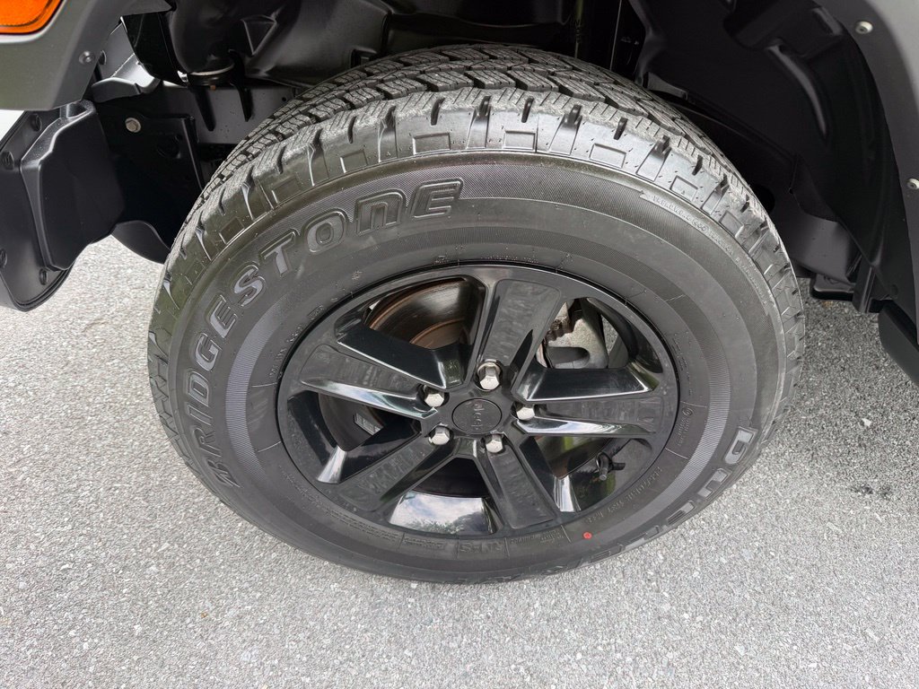 Used 2022 Jeep Wrangler Unlimited Sahara AWD/4WD image 10