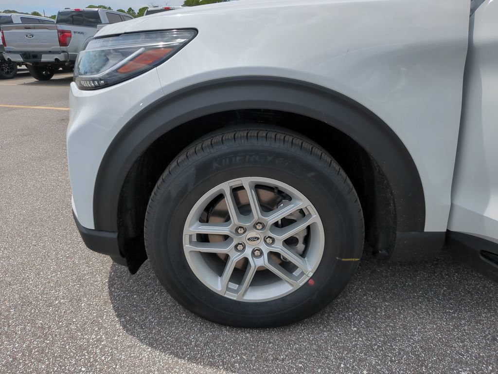 New 2026 Ford Explorer Active RWD image 32