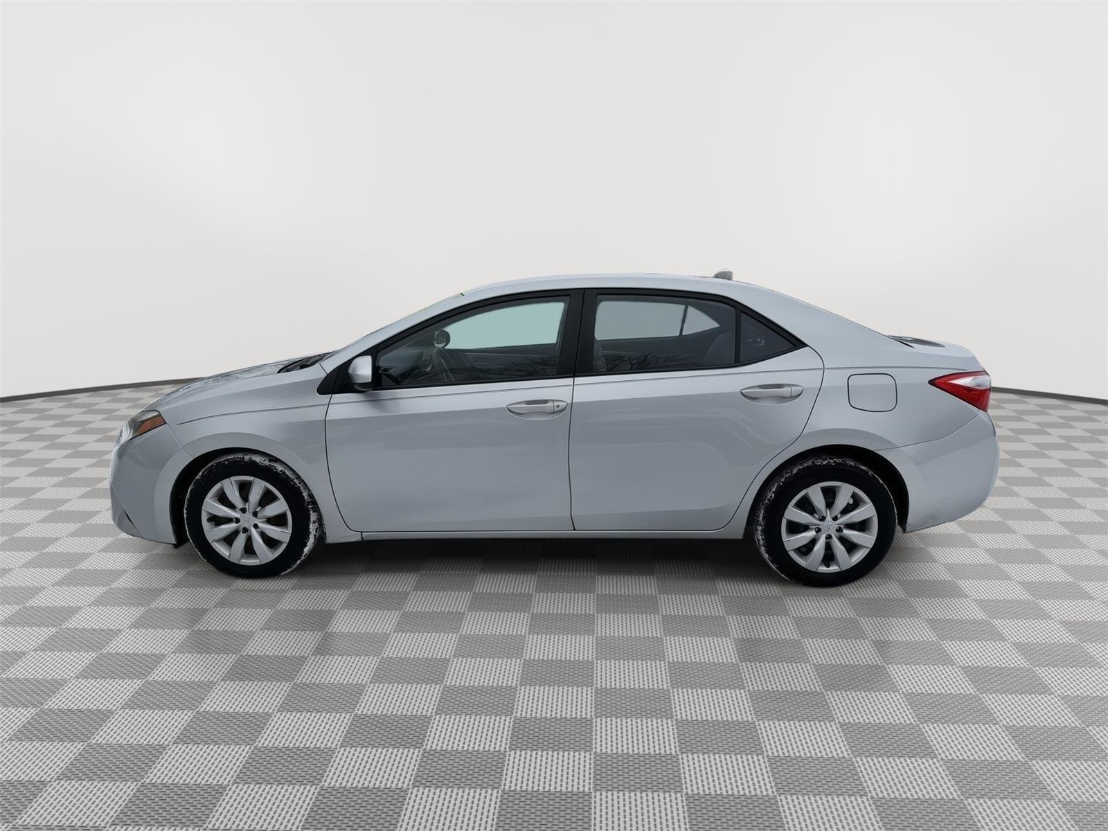 Used 2014 Toyota Corolla LE image 3
