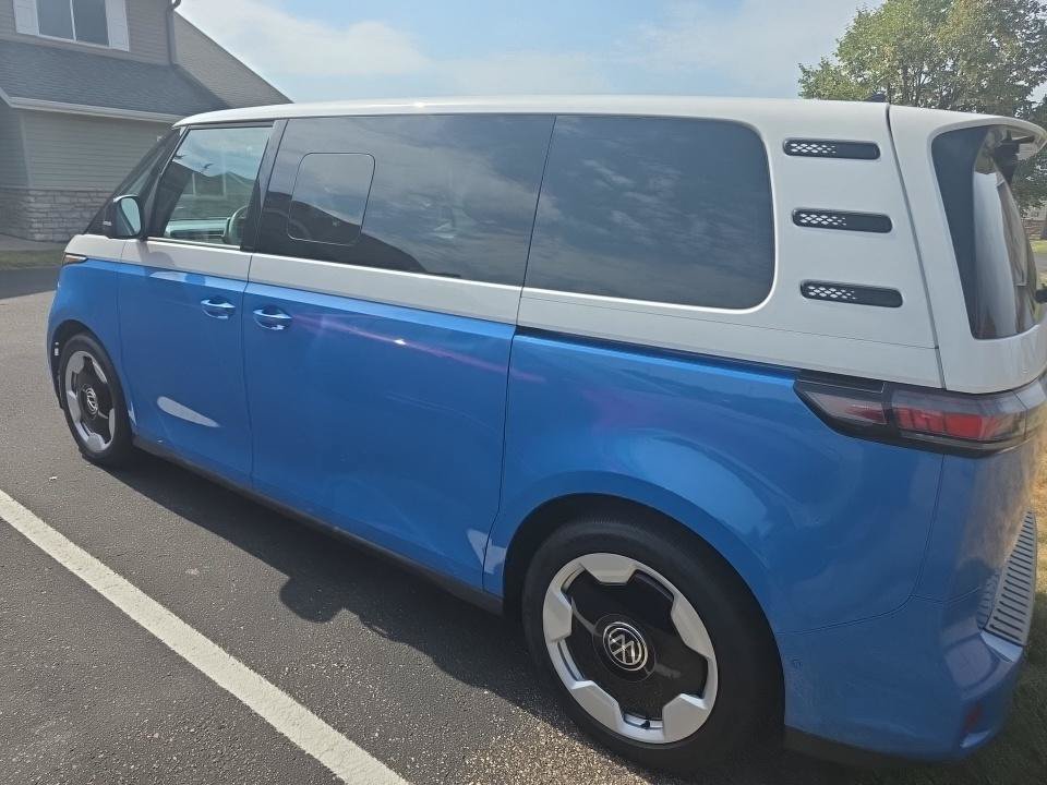 Used 2025 Volkswagen ID. Buzz Pro S Plus AWD/4WD image 9
