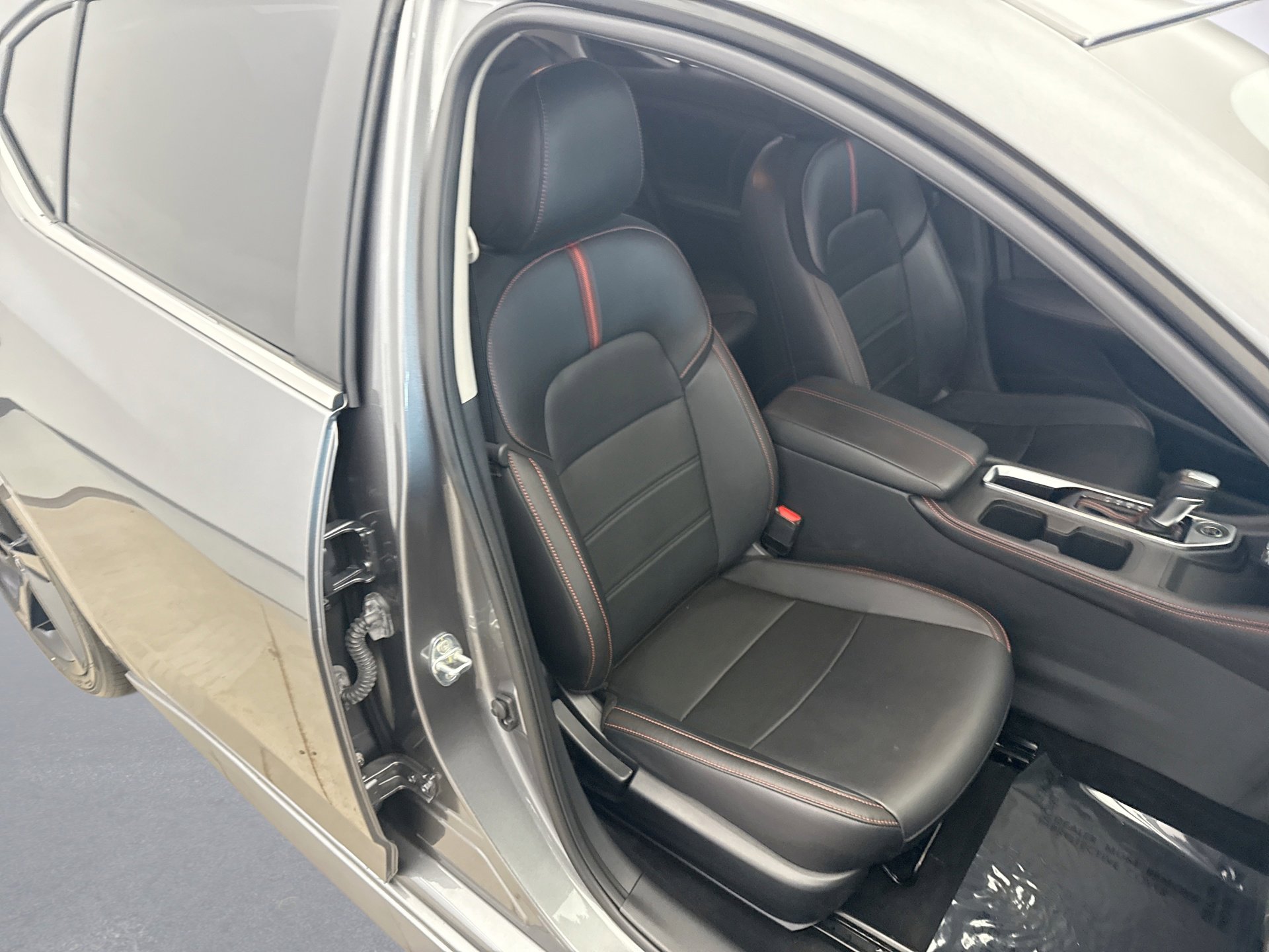 Used 2024 Nissan Sentra SR w/ SR Premium Package image 16