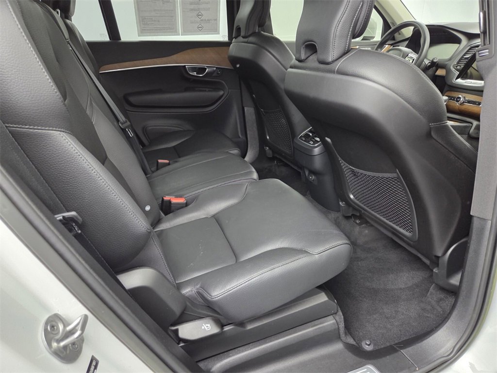 Used 2022 Volvo XC90 T5 Momentum w/ Advanced Package image 19