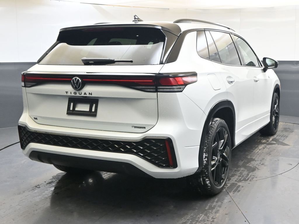 New 2026 Volkswagen Tiguan SE R-Line image 5