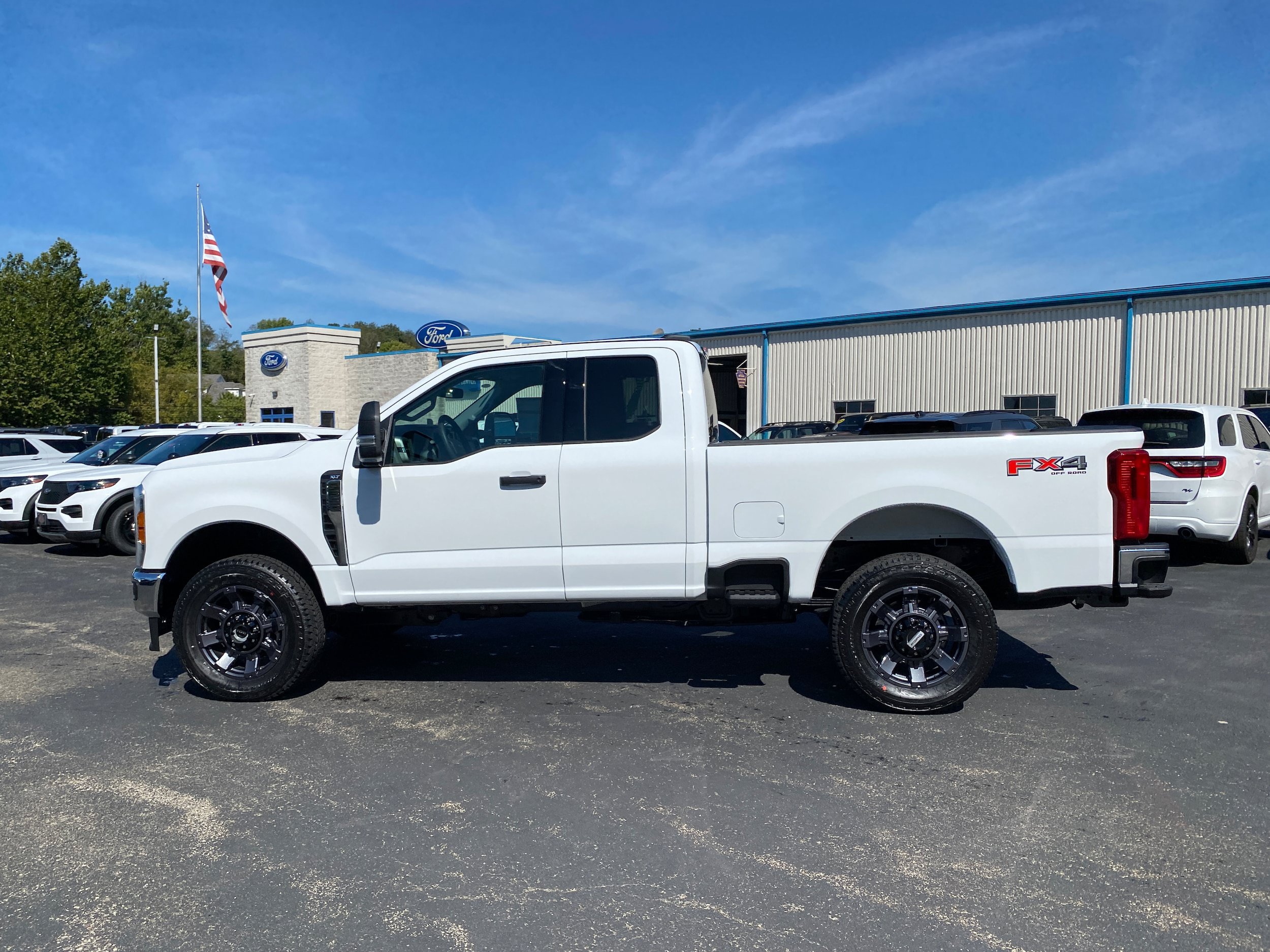 New 2027 Ford F350 XLT w/ FX4 Off-Road Package AWD/4WD image 6
