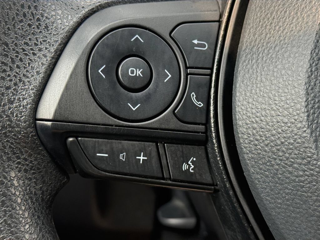 Used 2025 Toyota RAV4 XLE AWD/4WD image 21