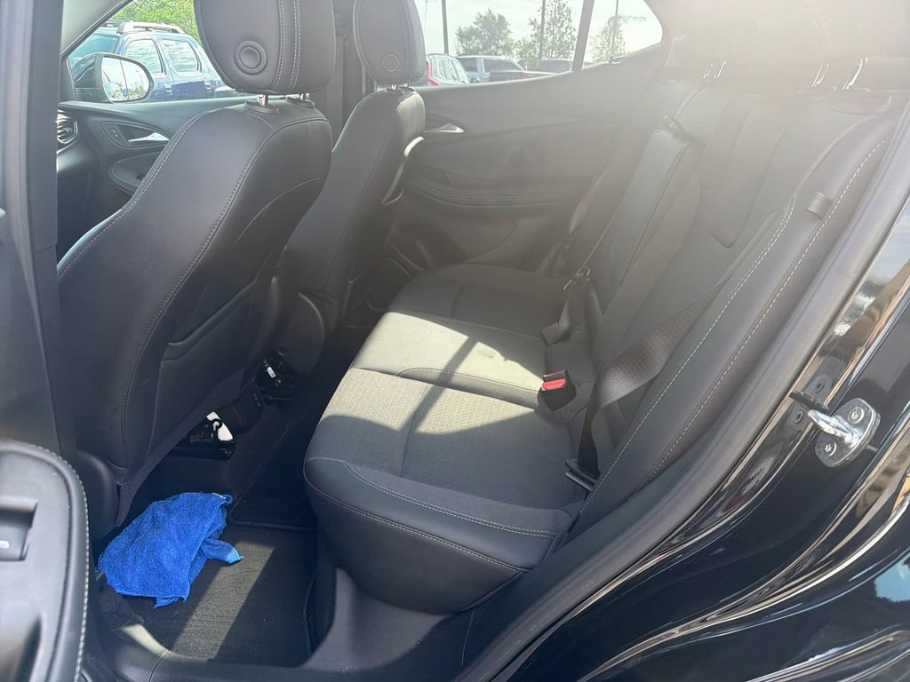 Used 2022 Buick Encore GX Select w/ Sport Touring Package FWD image 25