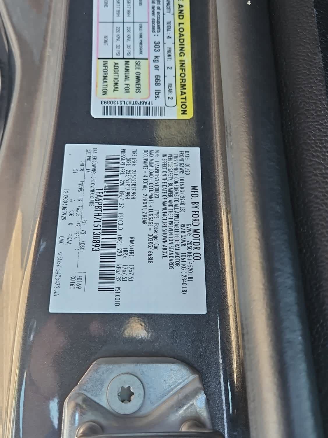 Used 2020 Ford Mustang Coupe RWD image 21